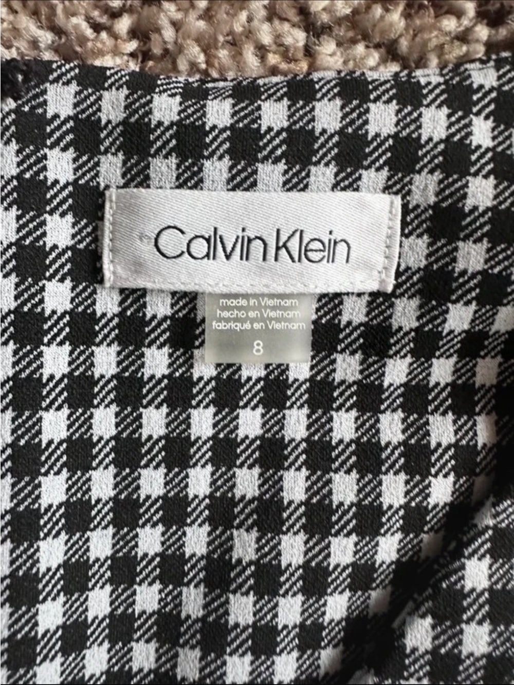 Calvin Klein - Picture 2 of 3